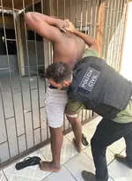 Imagem ilustrativa da imagem Homem é preso em SC por golpe virtual que usava perfis falsos do ator The Rock para enganar vítimas