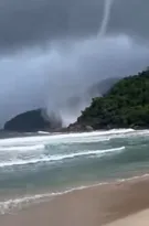 Imagem ilustrativa da imagem O que é tromba d’água: Fenômeno assusta moradores e turistas de Paraty neste domingo