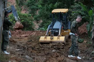 Imagem ilustrativa da imagem PF investiga suspeita de fraude em licitação de obra de R$ 5,3 mi após desastre no litoral de SP