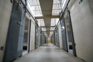 Imagem ilustrativa da imagem Pernambuco nomeia 300 novos policiais penais para atuação no sistema prisional