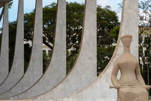 Imagem ilustrativa da imagem Por unanimidade, STF valida prisões de Bolsonaro e mais 6 condenados