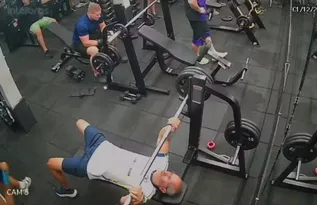 Imagem ilustrativa da imagem Presidente do Bonecos Gigantes é enterrado após acidente fatal em academia