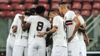 Imagem ilustrativa da imagem Santa Cruz perde a invencibilidade para o Retrô na Arena de Pernambuco