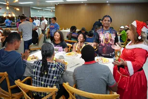 Imagem ilustrativa da imagem Senac abre portas do restaurante escola para ceia natalina a pessoas pobres