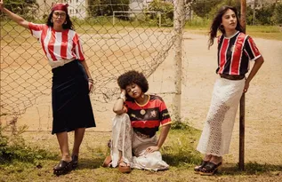 Imagem ilustrativa da imagem Sport, Náutico e Santa lançam camisas do filme "O Agente Secreto"