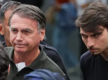 Imagem ilustrativa da imagem Moraes autoriza internação de Bolsonaro para realização de cirurgia