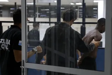 
          Imagem ilustrativa da imagem 6 a cada 10 traficantes ouvidos em pesquisa deixariam o crime se pudessem
          