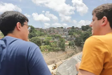 
          Imagem ilustrativa da imagem A maior encosta do Recife vai receber R$ 45,5 milhões em obras no Ibura
          