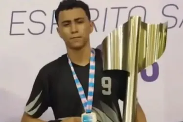 
          Imagem ilustrativa da imagem Adolescente de 16 anos é morto a tiros em beco de Vila Velha
          