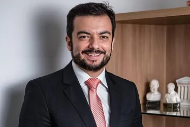 Imagem ilustrativa da imagem Advogado é morto com facada no peito dentro de escritório em MG; cliente é preso