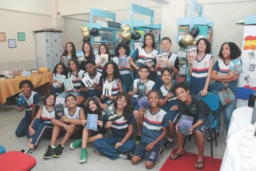 
          Imagem ilustrativa da imagem Alunos de escola municipal de Vila Velha lançam 36 livros
          