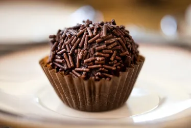 Imagem ilustrativa da imagem Alunos são investigados por planejar dar brigadeiros envenenados a professoras