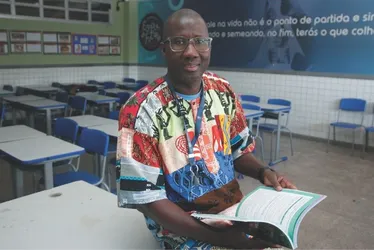 
          Imagem ilustrativa da imagem Amara Na Dua: o africano que estudou na Ufes e se tornou professor
          