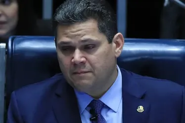 Imagem ilustrativa da imagem Após elogio de Messias, Alcolumbre diz que Senado analisará indicação