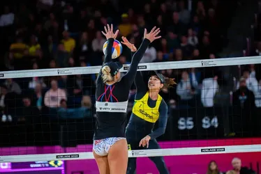 Imagem ilustrativa da imagem Após revés na semi, Brasil busca bronze no Mundial de vôlei de praia