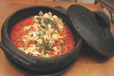 
          Imagem ilustrativa da imagem Aprenda a fazer a receita de tilápia do melhor self-service do Brasil
          