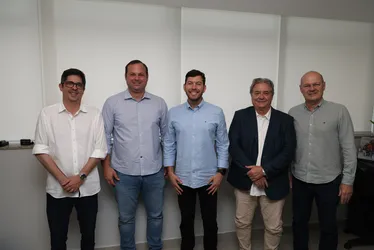 
          Imagem ilustrativa da imagem "Arnaldinho tem a permissão de ser candidato ao governo", diz Aécio Neves
          