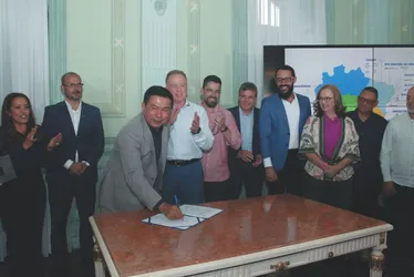 
          Imagem ilustrativa da imagem Associação e governo confirmam China Park como 1º resort do Estado
          