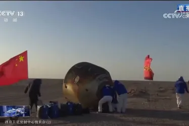 Imagem ilustrativa da imagem Astronautas chineses retornam à Terra após mais de seis meses no espaço