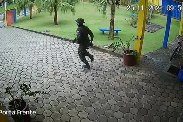 
          Imagem ilustrativa da imagem Atirador de escolas em Aracruz é solto após 3 anos
          