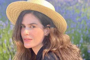 
          Imagem ilustrativa da imagem Atriz Luiza Mariani enfrenta mastectomia dupla após câncer de mama
          