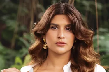 
          Imagem ilustrativa da imagem Atriz conta ter sofrido violência doméstica
          