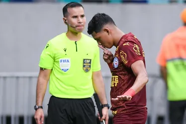 Imagem ilustrativa da imagem Bahia bate Vasco em jogo polêmico e complica rival no Brasileirão