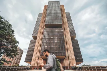 Imagem ilustrativa da imagem Banco Master: Risco para aposentadoria de servidores País afora