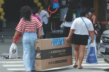 
          Imagem ilustrativa da imagem Black Friday: lojas ampliam atendimento e pagam estacionamento
          