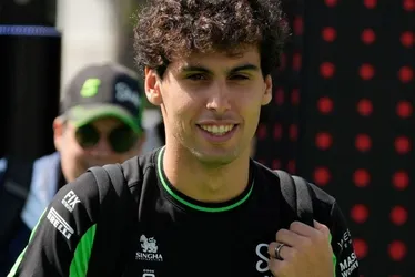 
          Imagem ilustrativa da imagem Bortoleto reencontra a confiança no Catar e espera boa posição no grid: 'Vamos para
          