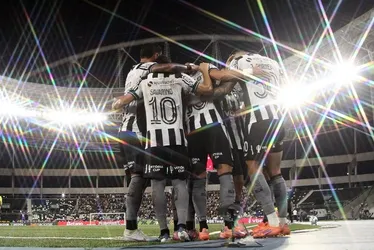 Imagem ilustrativa da imagem Botafogo faz 3 a 0 no Vasco e consolida posição no G-6 do Brasileirão