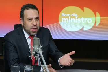 
          Imagem ilustrativa da imagem Boulos diz que governo Lula quer aprovar mudança em escala 6x1 no primeiro semestre
          