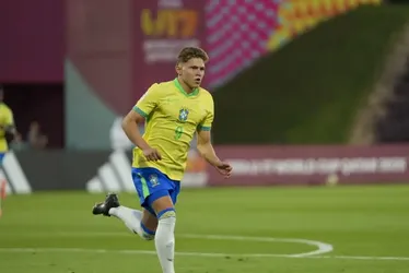 Imagem ilustrativa da imagem Brasil marca no último minuto e garante vaga na semi do Mundial Sub-17