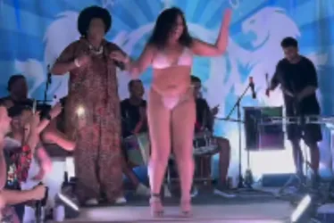 
          Imagem ilustrativa da imagem Candidata à corte do Carnaval Capixaba viraliza por usar tornozeleira eletrônica
          