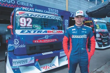 
          Imagem ilustrativa da imagem Capixaba Hugo Cibien disputa etapa final da Copa Truck
          
