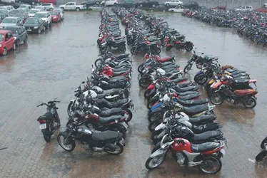 
          Imagem ilustrativa da imagem Carros com até R$ 50 mil em dívidas vão a leilão
          