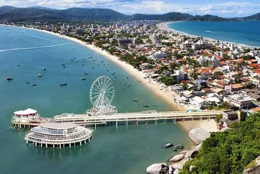 Imagem ilustrativa da imagem Cidade de SC com 39 praias inicia neste sábado temporada de cobrança de taxa de entrada