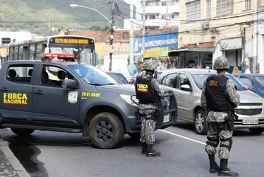 
          Imagem ilustrativa da imagem Cinco PMs são presos por crimes em megaoperação no Rio
          