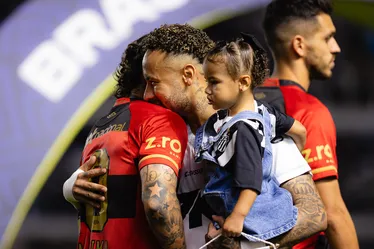 
          Imagem ilustrativa da imagem Com direito a gol de Neymar, Sport perde para o Santos na Vila
          