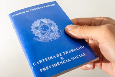 
          Imagem ilustrativa da imagem Comissão do Senado aprova fim da escala de trabalho 6x1 em votação relâmpago
          