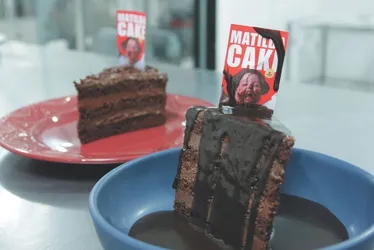 
          Imagem ilustrativa da imagem Como fazer Bolo de chocolate Matilda, o clássico que voltou à moda
          