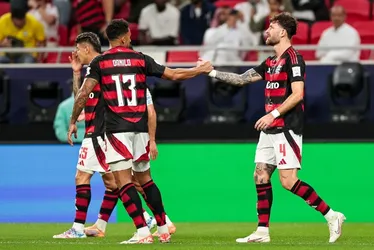 
          Imagem ilustrativa da imagem Danilo reconhece PSG favorito e Léo Pereira vibra com 'melhor fase da carreira'
          