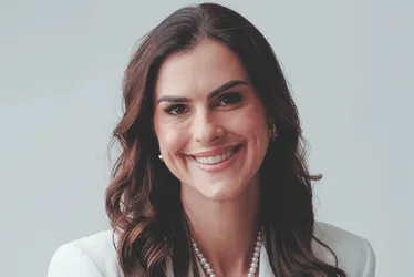 
          Imagem ilustrativa da imagem Diálogo com Deus em novo devocional de Amanda Veras
          