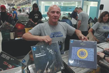 
          Imagem ilustrativa da imagem Discos raros de vinil podem chegar a R$ 2.500
          