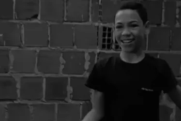 Imagem ilustrativa da imagem Dor e revolta no adeus a menino morto a caminho da igreja em Itamaracá