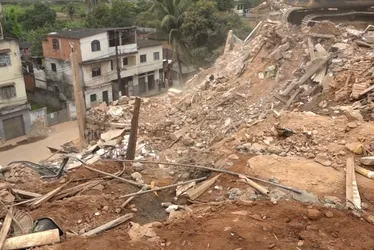 Imagem ilustrativa da imagem Doze famílias são impactadas com demolições de prédios em Vila Velha