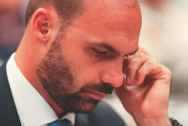 
          Imagem ilustrativa da imagem Eduardo Bolsonaro chega à marca de 50 faltas na Câmara dos Deputados
          
