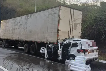 Imagem ilustrativa da imagem Em Gravatá, colisão na BR-232 deixa quatro feridos, incluindo uma recém-nascida