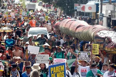 Imagem ilustrativa da imagem Em marcha global, indígenas cobram punição por morte de Guarani Kaiowá