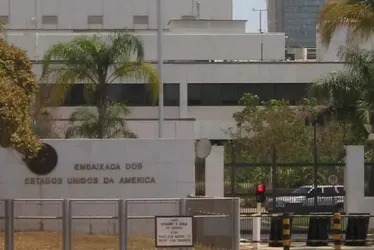 
          Imagem ilustrativa da imagem Embaixada dos EUA divulga vídeo em que trata autodeportação como presente de natal
          